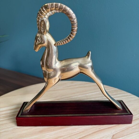 Vintage Brass Ibex Ram Hollywood Regency MCM Desk Decor Inlaid Wood Base - Picture 2 of 10